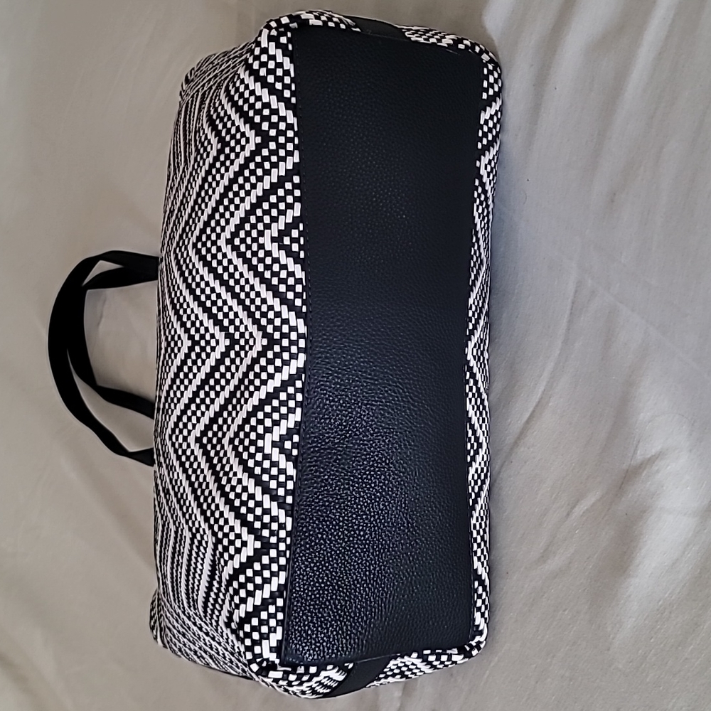 Michael Kors Dark Blue & White Chevron Large Woven Leather Tote Bag Purse NWT - Picture 3 of 10